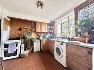 Kitchen- click for photo gallery